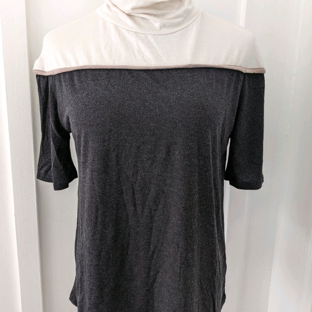Le Lis mock neck top